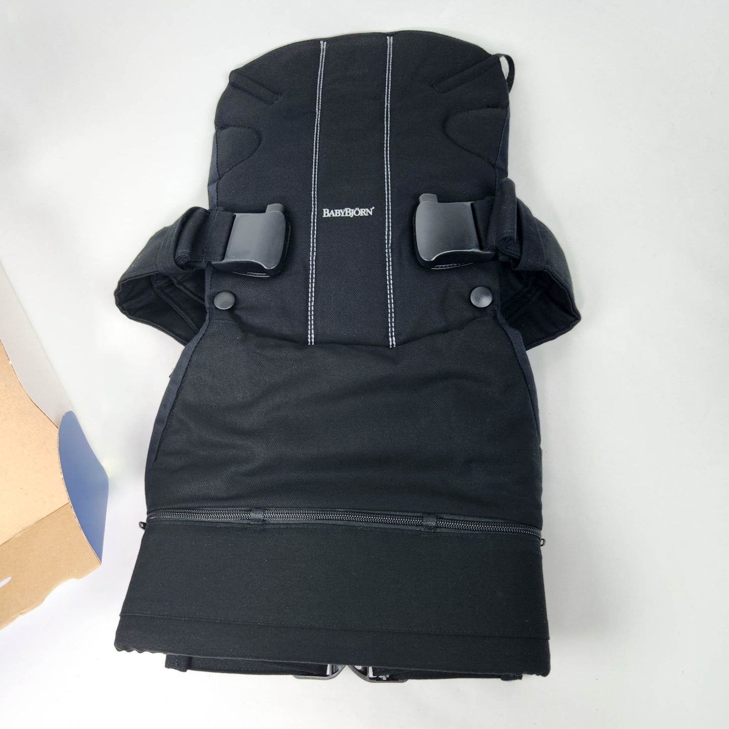 BABYBJÖRN Baby Carrier One in Black Cotton
