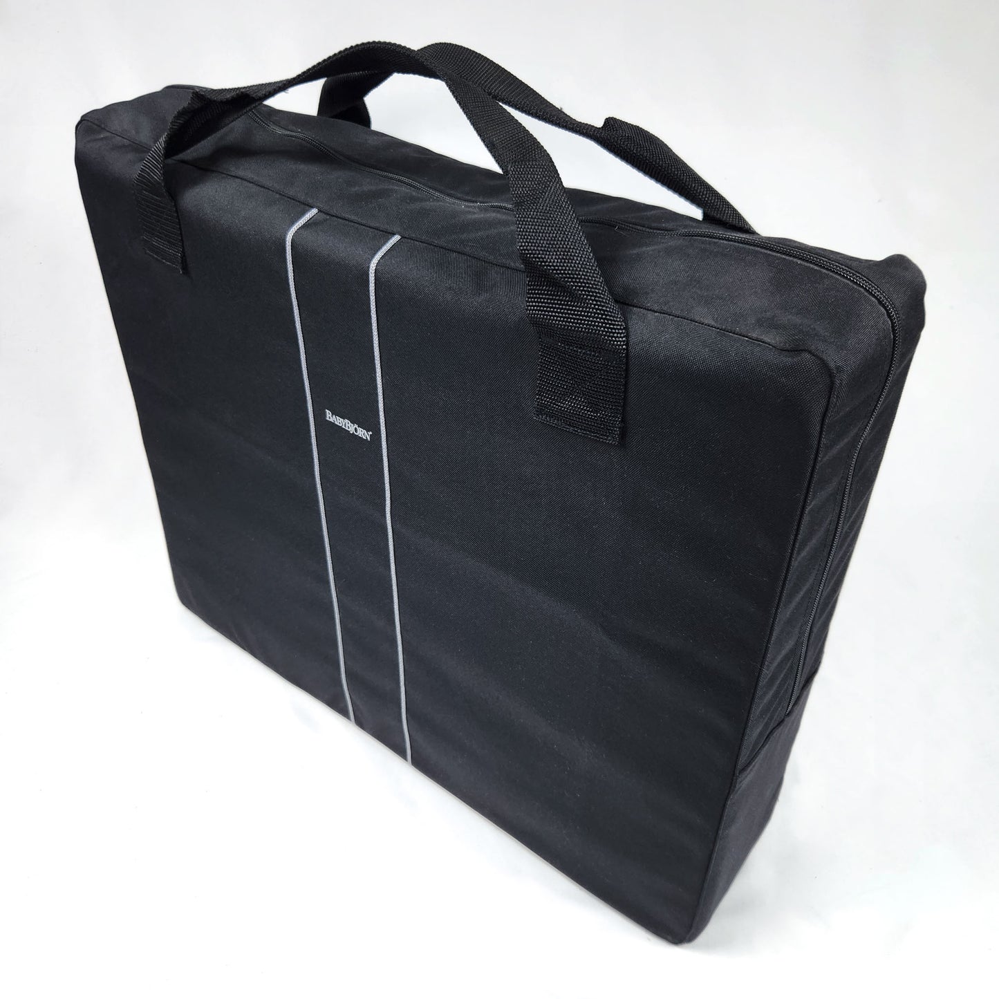 BABYBJÖRN Play Yard Light with Carry Bag - Silver inside the travel storage bag