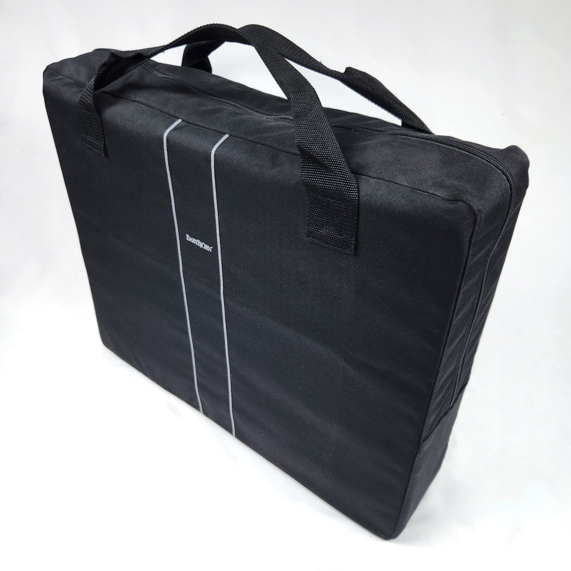 BABYBJÖRN Play Yard Light with Carry Bag - Silver inside the travel storage bag