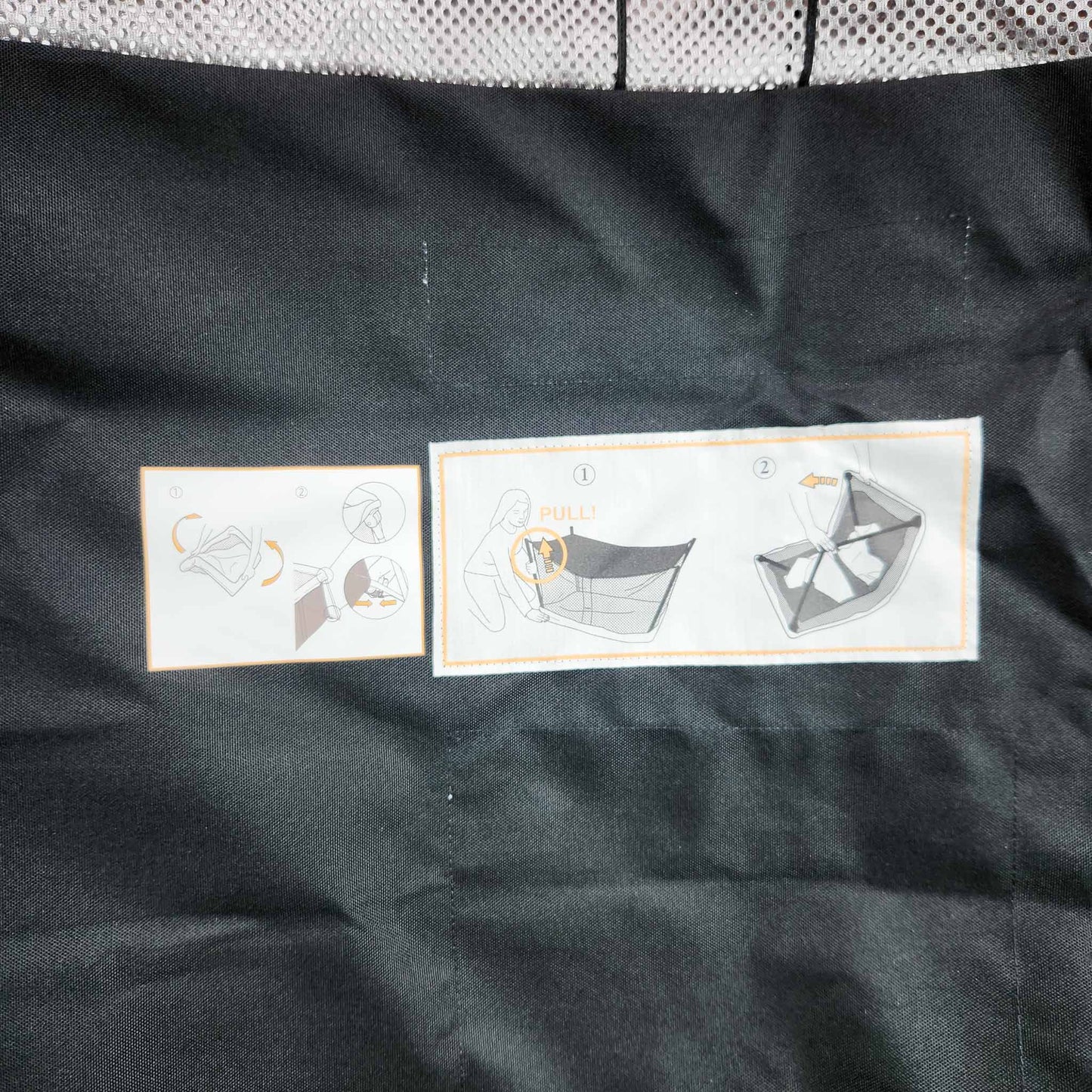 BABYBJÖRN Play Yard Light with Carry Bag - Silver detail showing how to set up