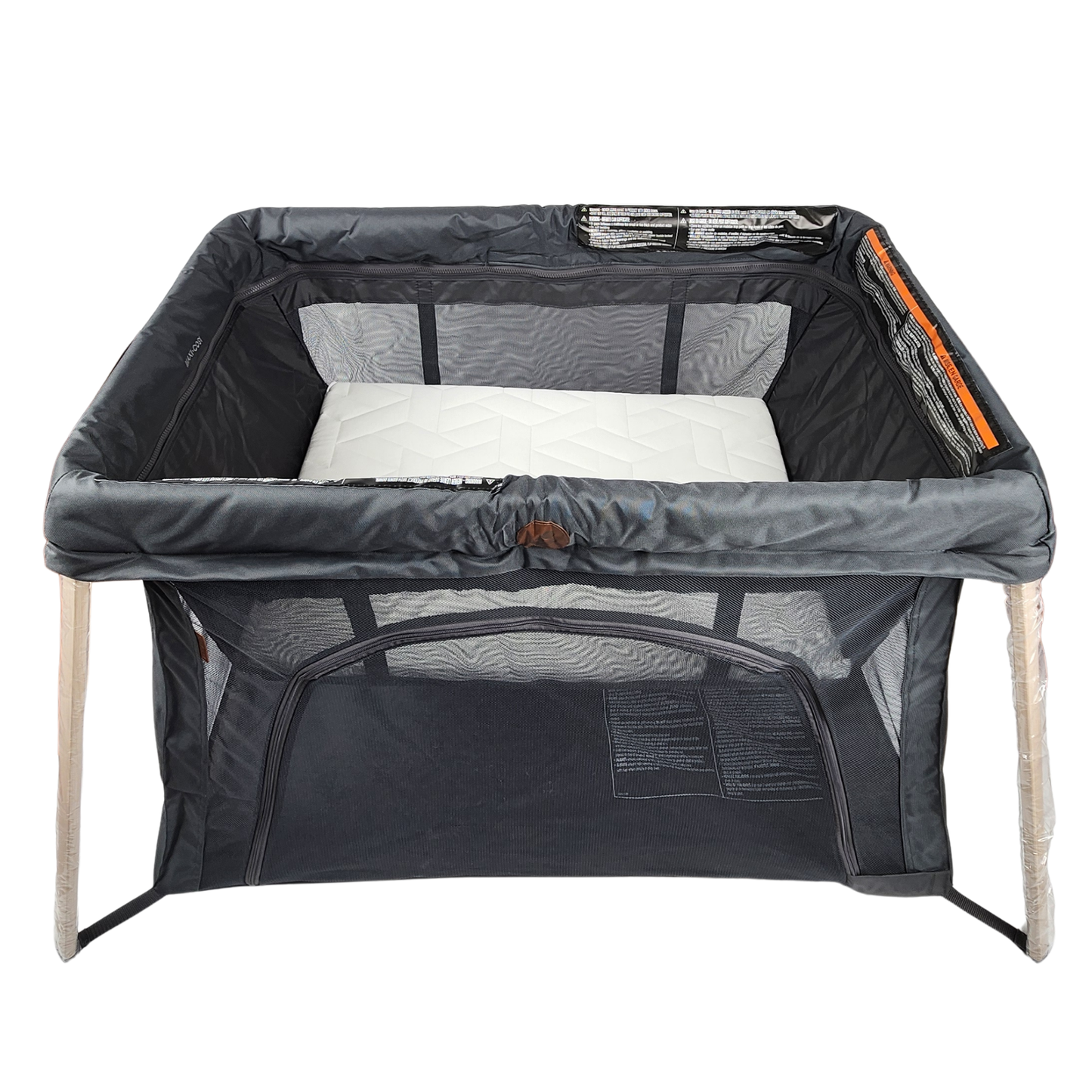 Maxi-Cosi Calao Light Playard Bassinet Beyond Graphite open with mattress and mesh sides