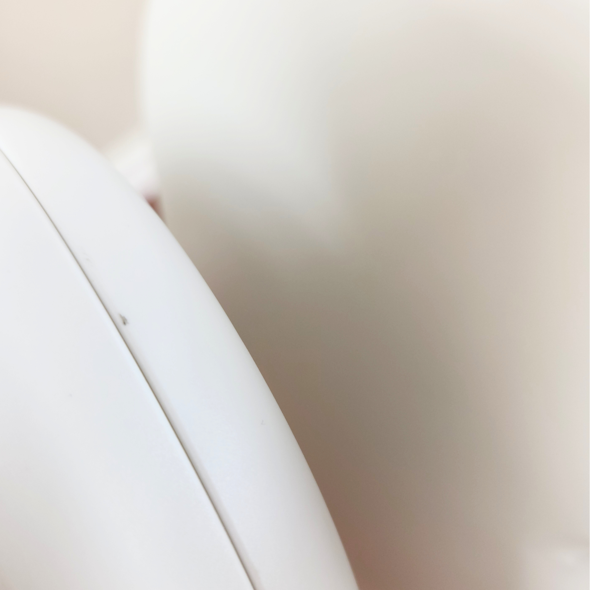 Maxi Cosi Minla high chair Horizon Sand showing close up view