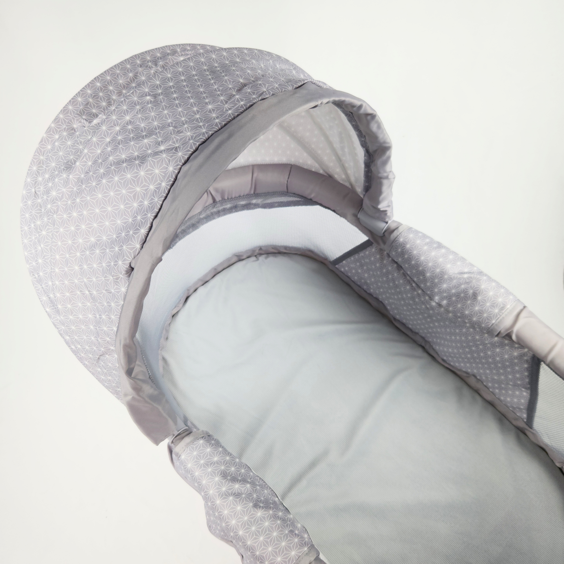 Safety 1st Amherst bassinet Stardust top view showing mesh sides and padded edges and canopy